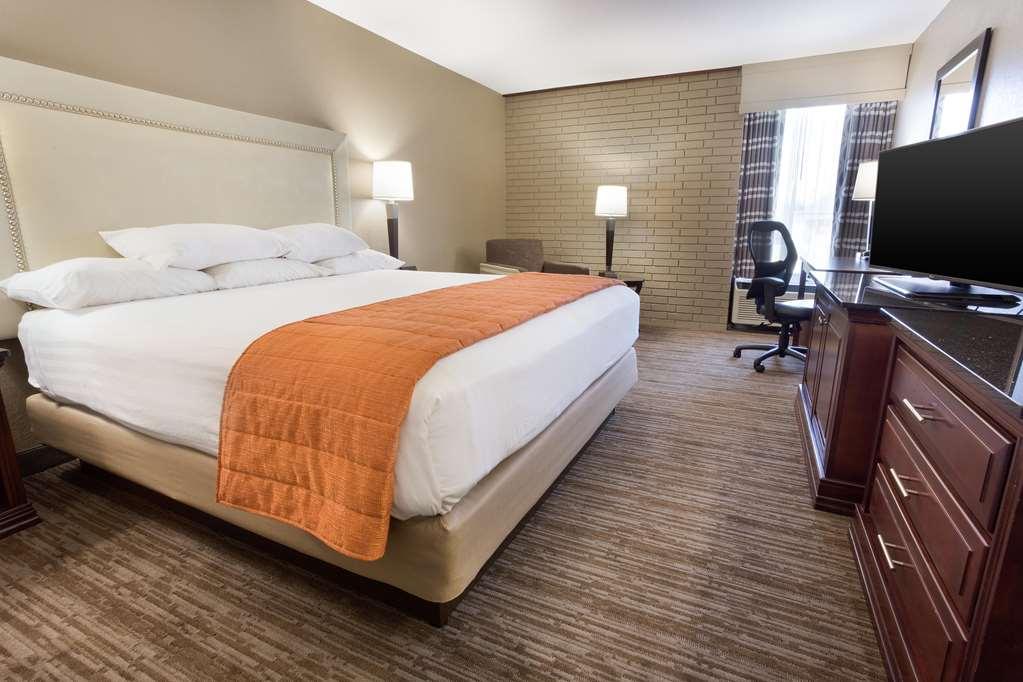 Drury Inn & Suites Greensboro Ruang foto