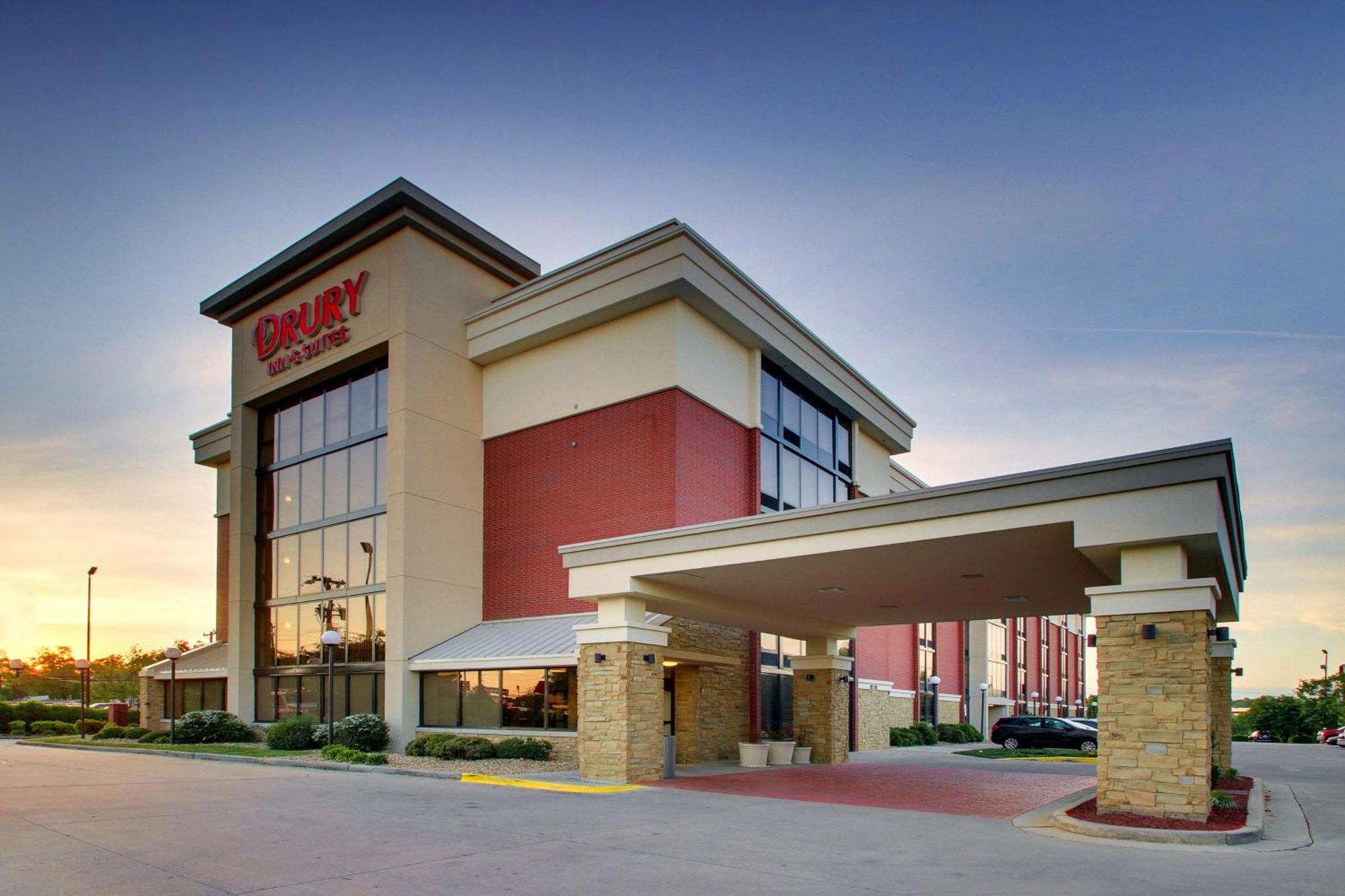 Drury Inn & Suites Greensboro Bagian luar foto